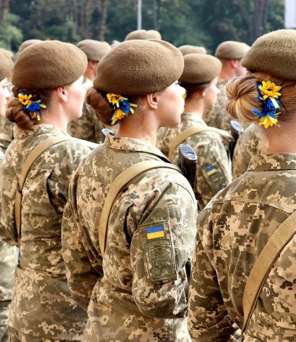 У Раді пропонують зробити військовий облік для жінок добровільним
