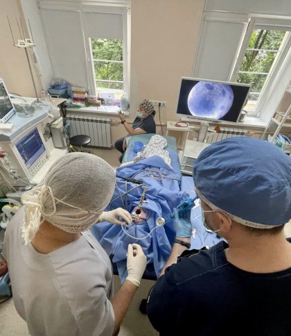 Вперше в Україні: львівські лікарі провели балонодилятацію слухової труби у дитини