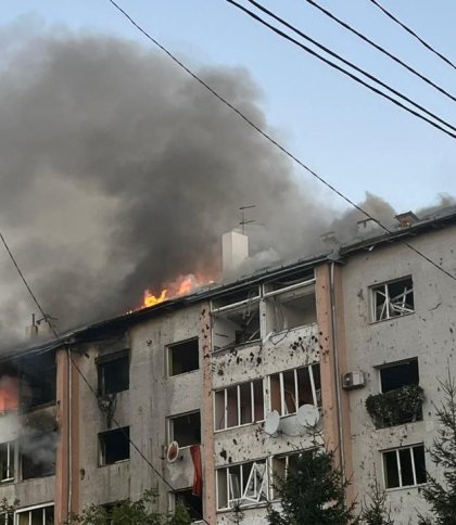 Наслідки ракетного удару по Львову: уламки впали на житлові будинки, перекрили вулицю Ряшівську
