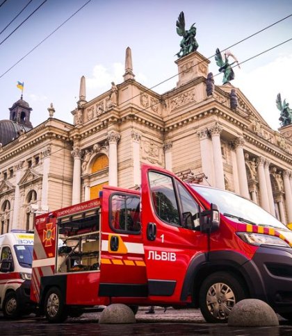 На дорогах Львівщини більше спецтехніки: попередження про навчання