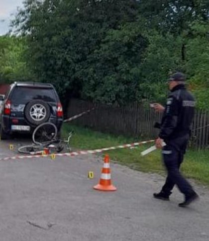 На Львівщині авто зіткнулось із велосипедистом: водій двоколісного помер дорогою до лікарні
