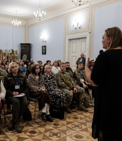 Двох загиблих військових письменників відзначили премією на форумі у Львові