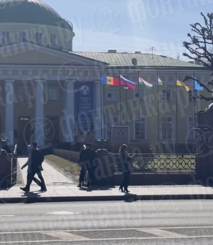 У російському Санкт-Петербурзі майорить український прапор (відео)