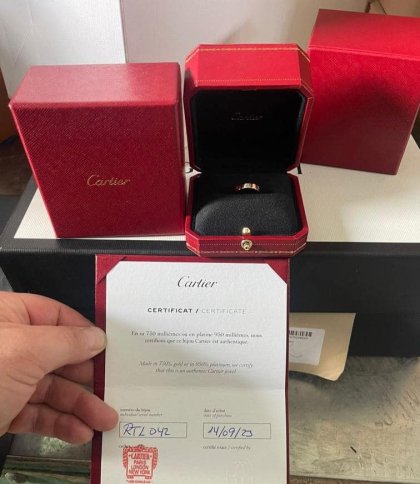 Обручки Cartier та парфуми Dior: митники на Львівщині затримали контрабанду на пів мільйона грн