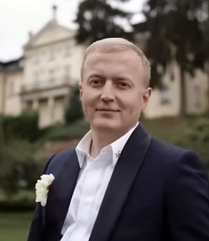 Родина експрокурора Ільницького, якого оголосили в розшук, замовила рекламу в медіа про допомогу ЗСУ