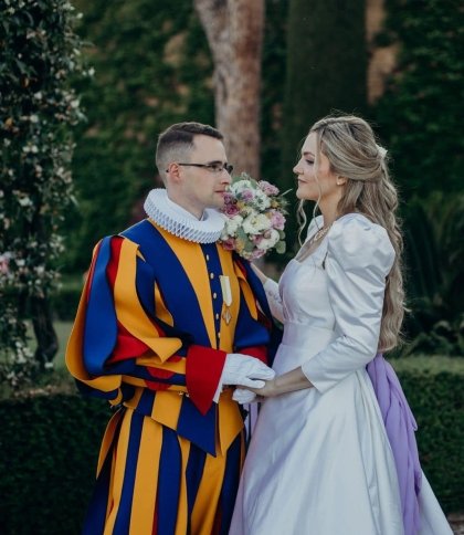 Зворушлива історія кохання: капрал охорони Папи Римського одружився з українкою