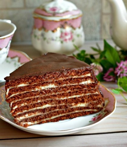 Класичний та улюблений десерт: як приготувати шоколадний торт "Спартак"