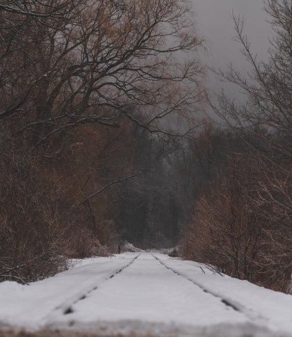 Негода затримала низку потягів на заході України: перелік
