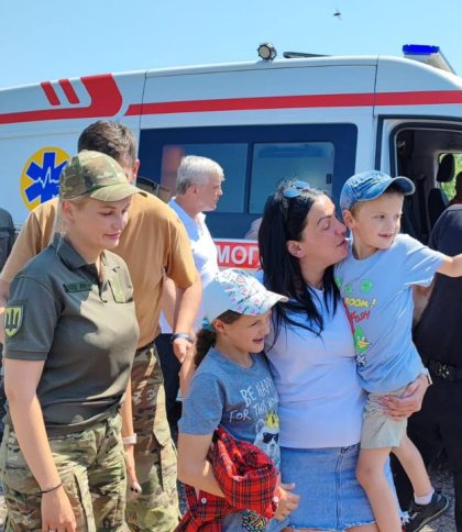 Україна повернула двох дітей, яких викрала Росія