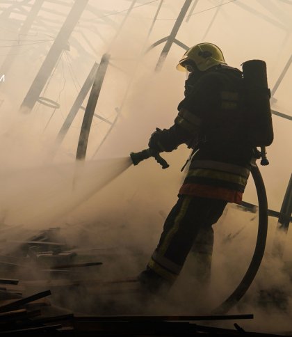 У Добромилі пожежа в гаражі ледь не знищила житловий будинок