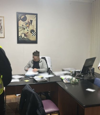 Працівників Львівського онкоцентру викрили на зловживанні службовим становищем