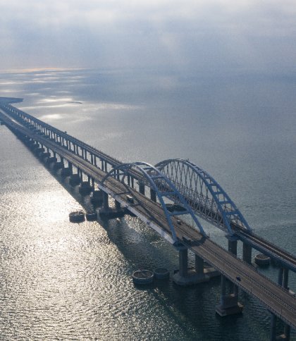 Росіяни перекрили рух Кримським мостом