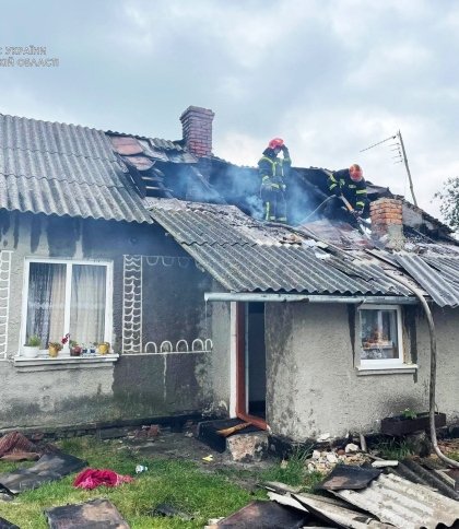 Радехівські рятувальники ліквідували пожежу у житловому будинку