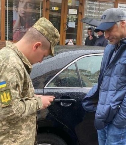 Ексгенпрокурору Русланові Рябошапці вручили повістку до військомату