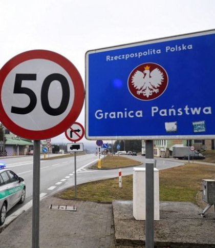 Польські прикордонники не випустили українця, у якого був дивний паспорт