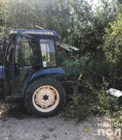 У Самбірському районі затримали чоловіків, які крали з річки гравій