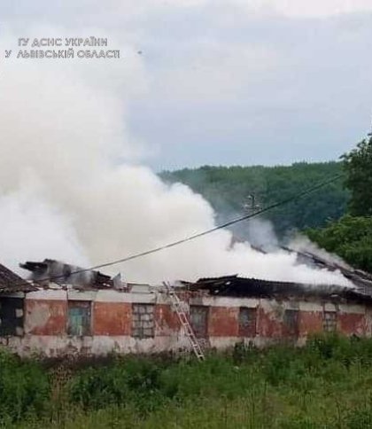 У селі Львівського району горіла господарська будівля