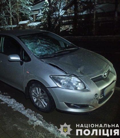 69-річна жителька Городка померла у “швидкій” через наїзд Toyota