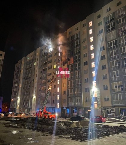 У Львові на Сихові вночі горіла квартира в багатоповерхівці (відео)