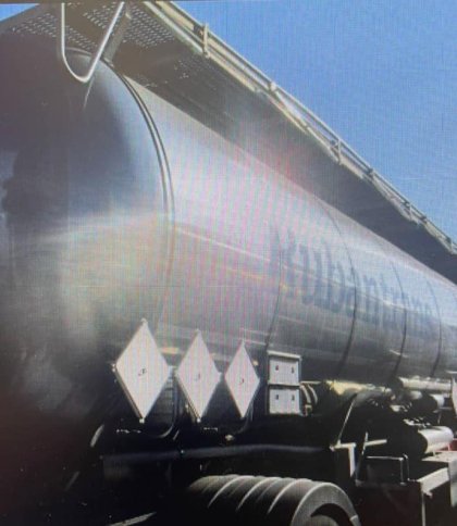 Львівські митники затримали вантажівку із десятками тонн товару РФ