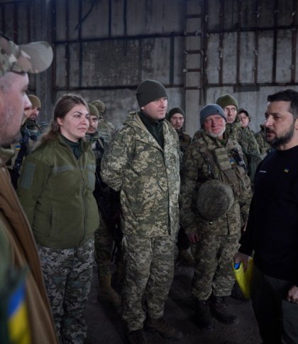 Зеленський знову приїхав на позиції під Бахмутом (відео)