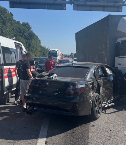 На трасі біля Львова у потрійній ДТП постраждало семеро людей