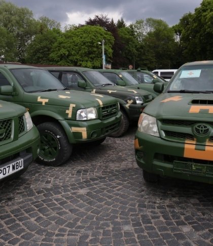 З Львівщини на передову передали 15 укомплектованих автомобілів