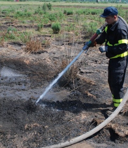 Рятувальники погасили пожежу торфу на Яворівщині