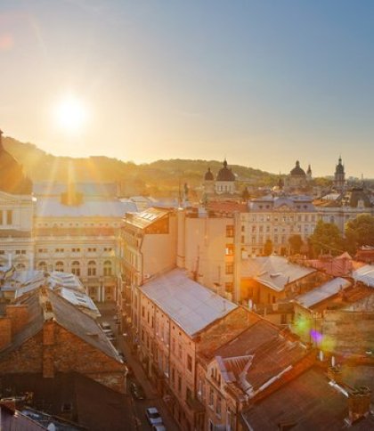 У Львові та області синоптики прогнозують мінливу хмарність та +26°