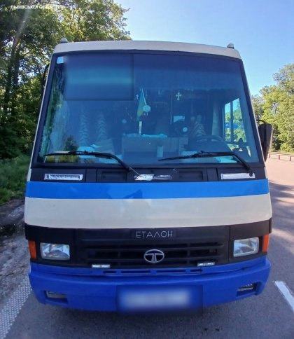 Патрульні на Львівщині зупинили маршрутку з п'яним 55-річним водієм