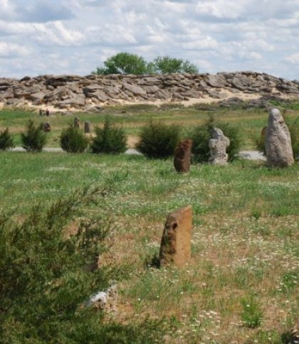 окупанти замінували унікальну пам'ятку археології світового значення — Кам'яну Могилу