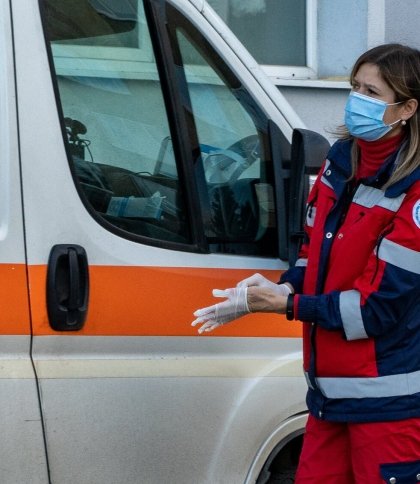 Львівські лікарі опікуються мамою з дочкою, яким ампутували ноги після обстрілу в Краматорську