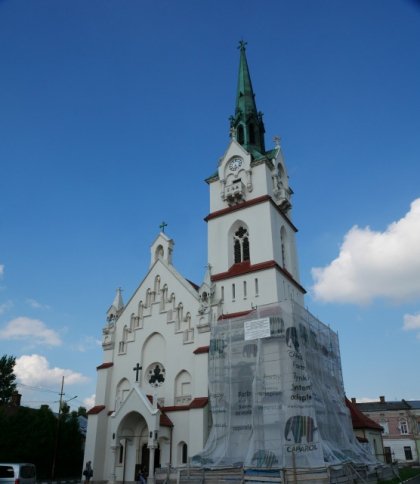 У Стрию реставрують фасад старовинного костелу