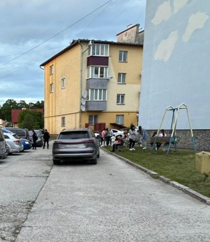 Дитина вибігла на дорогу: у Самборі водій Audi збив 5-річного хлопчика