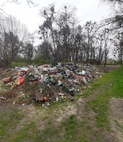 На Львівщині ліквідовують виявлене стихійне сміттєзвалище (фото)