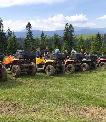 Джипери з Львівщини побили 62-річного чоловіка під час спуску з гір на Закарпатті