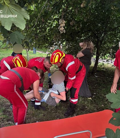 У Дрогобичі дитині під час падіння з велосипеда в нозі застрягла гальмівна ручка