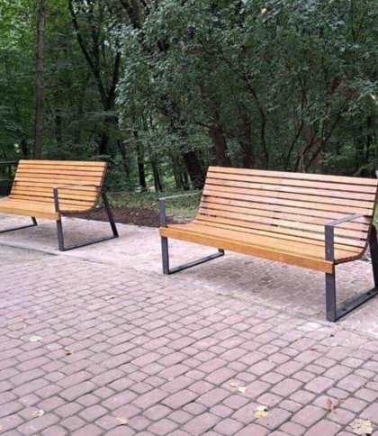 У Стрийському парку облаштовують понад сотню нових паркових меблів