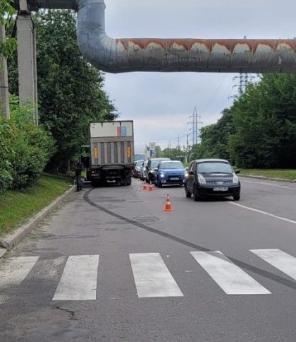 У Львові вантажівка збила велосипедиста