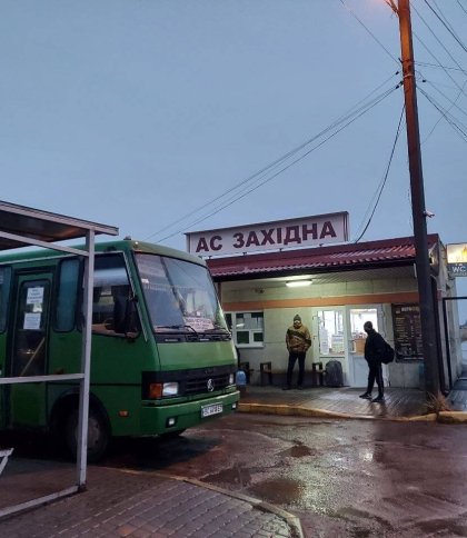 Пасажирів немає: як пройшов перший день нових обмежень на Львівщині
