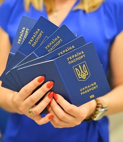 Строк дії закордонних паспортів громадян України можуть продовжити на 5 років