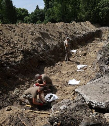 У Львові майже завершили ексгумацію радянських поховань на Пагорбі Слави