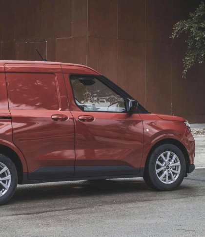 Ford Transit Courier для доставки: скільки вантажу вміщує?