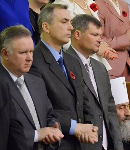 Навіщо змушувати Онуфрія «відрікатися» від Кіріла?