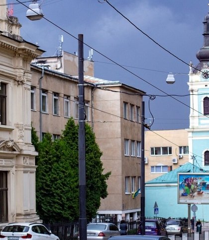 Потрощені машини, дахи та фасади: наслідки негоди на Львівщині