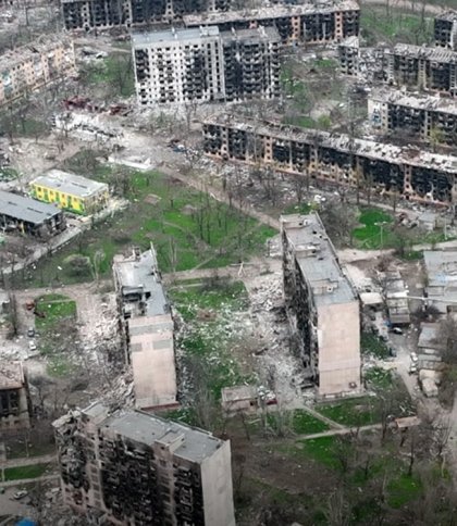 Маріуполь майже повністю зруйнований: Зеленський опублікував відео