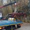 Евакуатор забирає покинуте авто з вул. Патона, 30