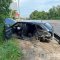 Розтрощена Skoda опинилася у кущах, водія госпіталізували — поблизу Львова сталася автотроща
