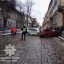 На одній із вулиць Львова зіткнулися легковик і таксі Uklon