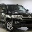 Водій Toyota Land Cruiser перекрив проїзд в центрі Львова та побив перехожого